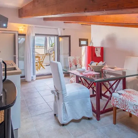 Coralgio Apartment *